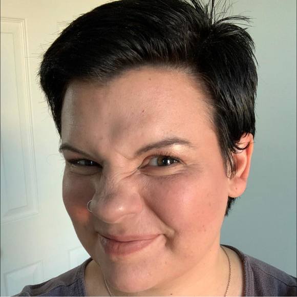 Meet your Posher, Connie - Picture 1 of 1